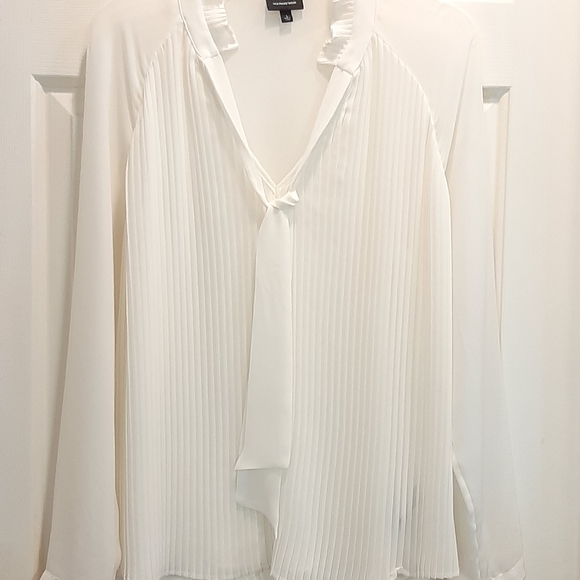 Who What Wear Tops - Who What Wear Pleated Blouse Size Large